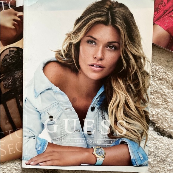 Lot of old Victoria’s Secret and Guess magazines - Picture 9 of 9